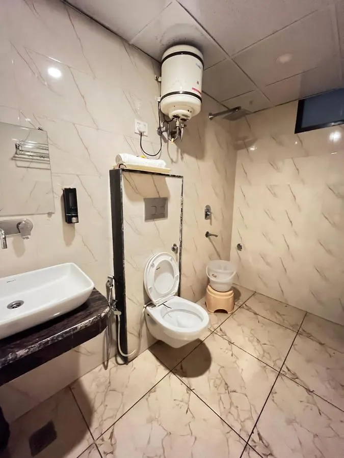 Hotel Red Velvet Suites At Delhi Airport New Delhi Bed & Breakfast