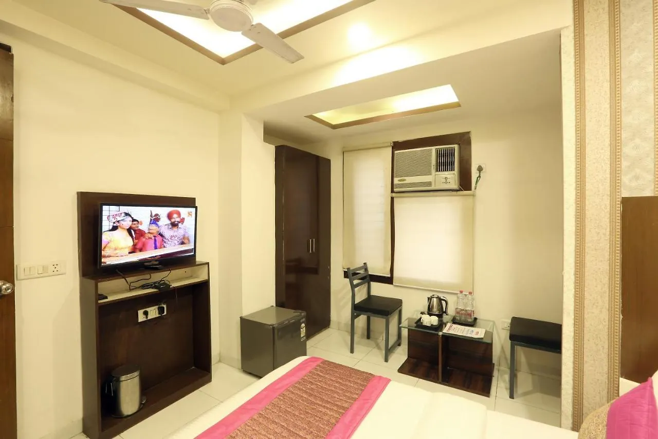 Hotel Red Velvet Suites At Delhi Airport New Delhi 0*,