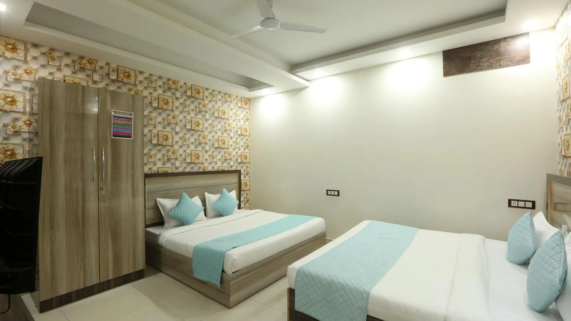 Bed & Breakfast Hotel Red Velvet Suites At Delhi Airport New Delhi