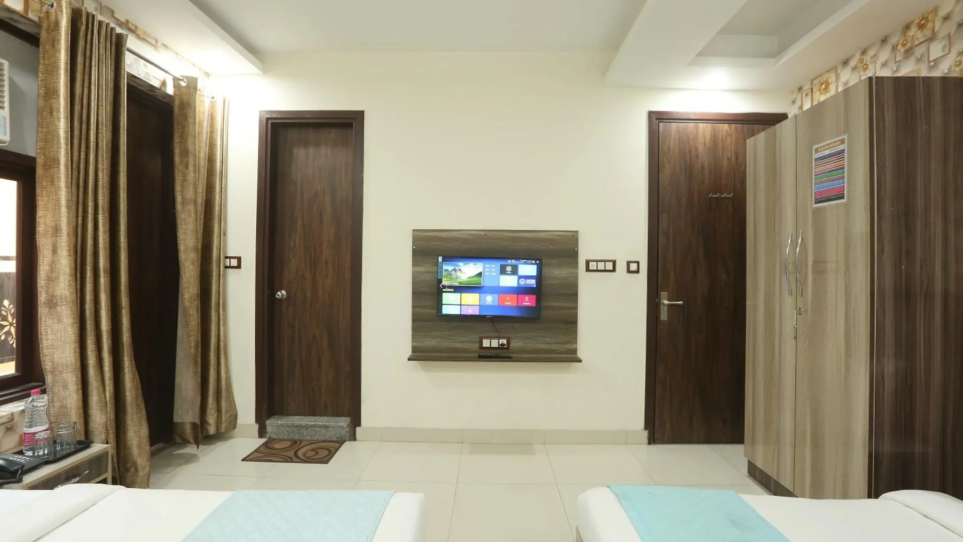 Bed & Breakfast Hotel Red Velvet Suites At Delhi Airport New Delhi