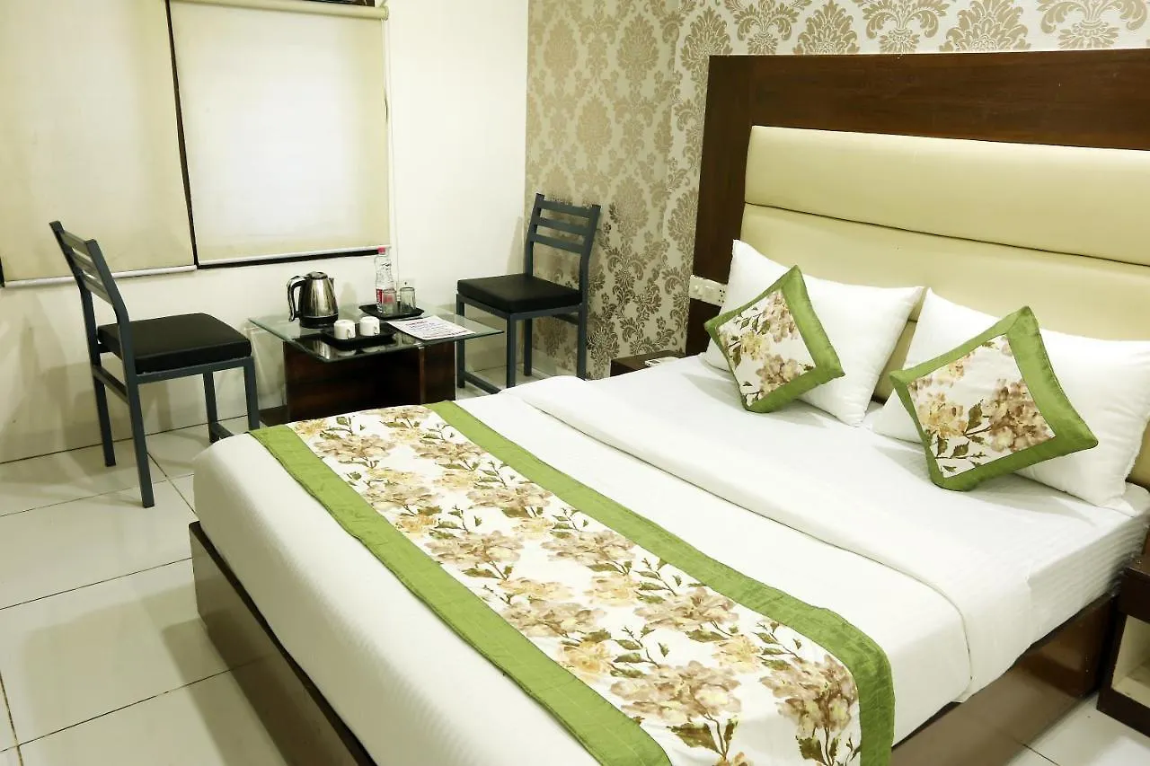 Hotel Red Velvet Suites At Delhi Airport New Delhi 0*,
