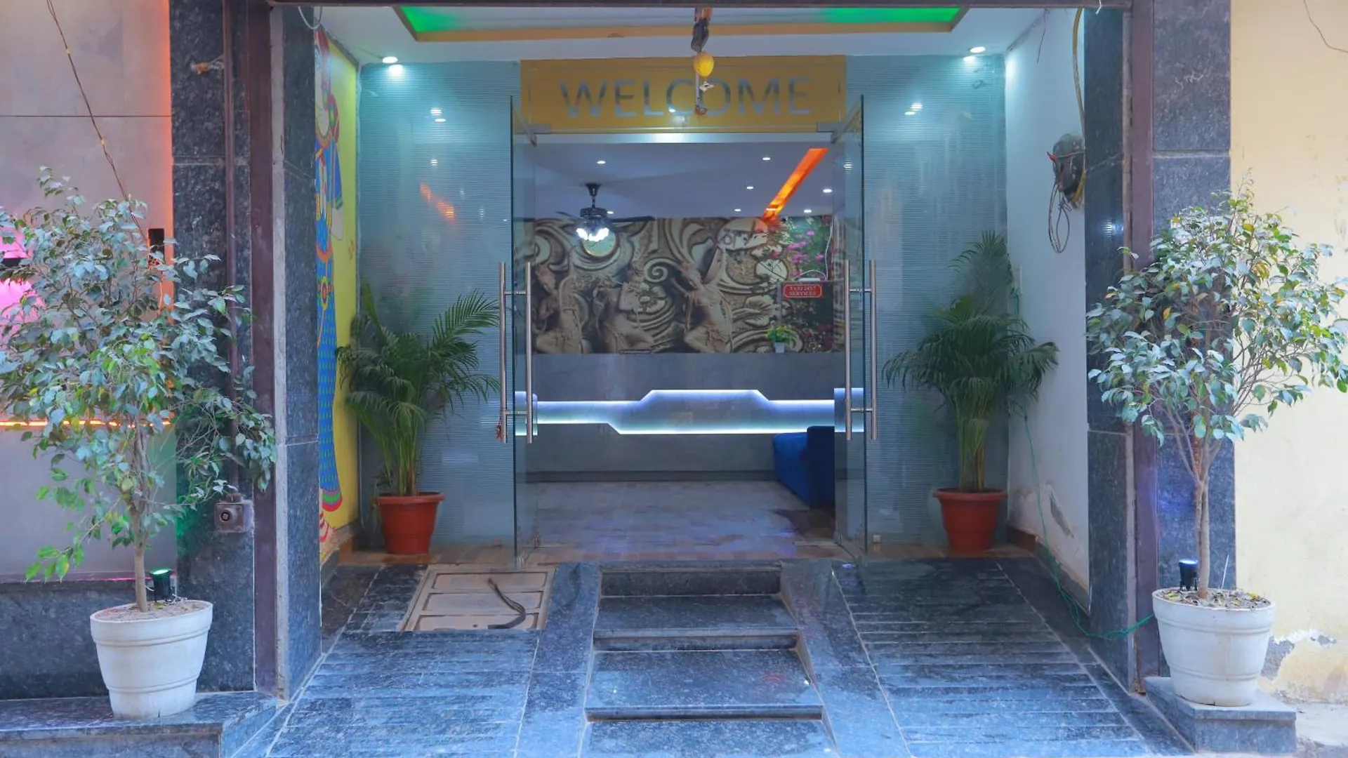 Bed & Breakfast Hotel Red Velvet Suites At Delhi Airport New Delhi