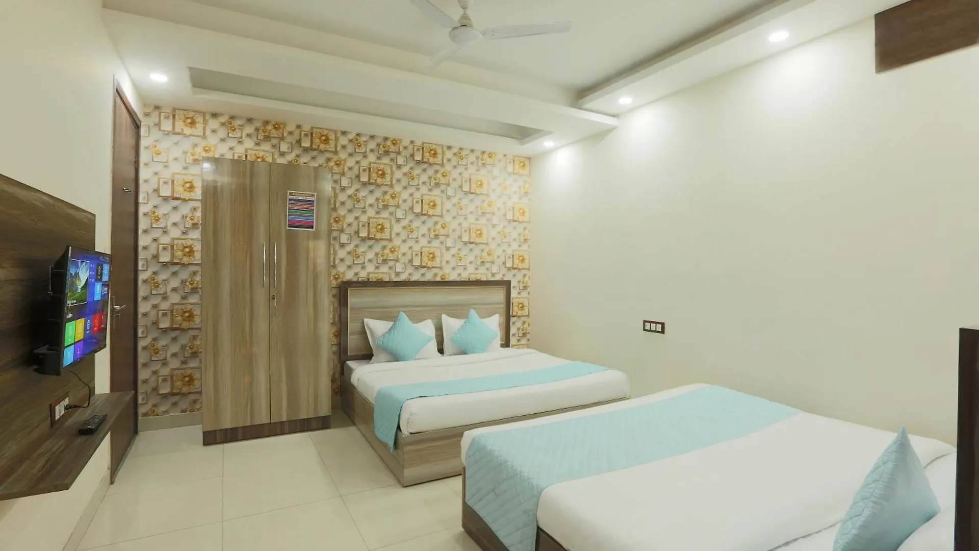 Bed & Breakfast Hotel Red Velvet Suites At Delhi Airport New Delhi