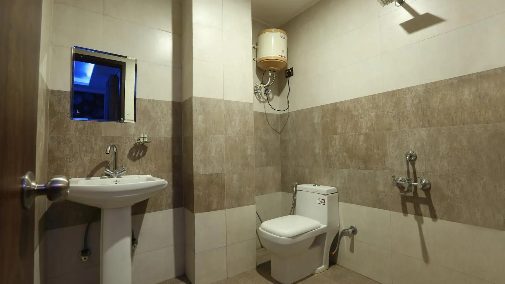 Hotel Red Velvet Suites At Delhi Airport New Delhi